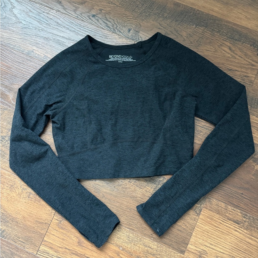 Beyond Yoga Charcoal Long Sleeve Crop Top